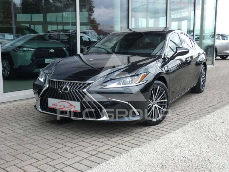 2025 Lexus ES300