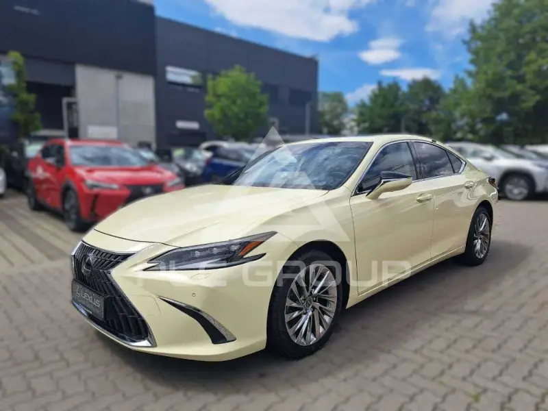 2025 Lexus ES300