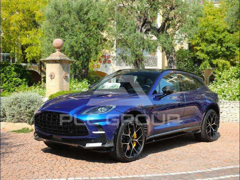 2025 Aston Martin DBX