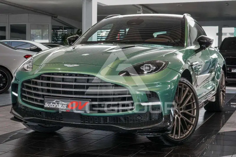 2025 Aston Martin DBX