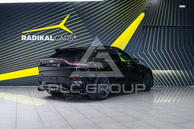 2025 Aston Martin DBX