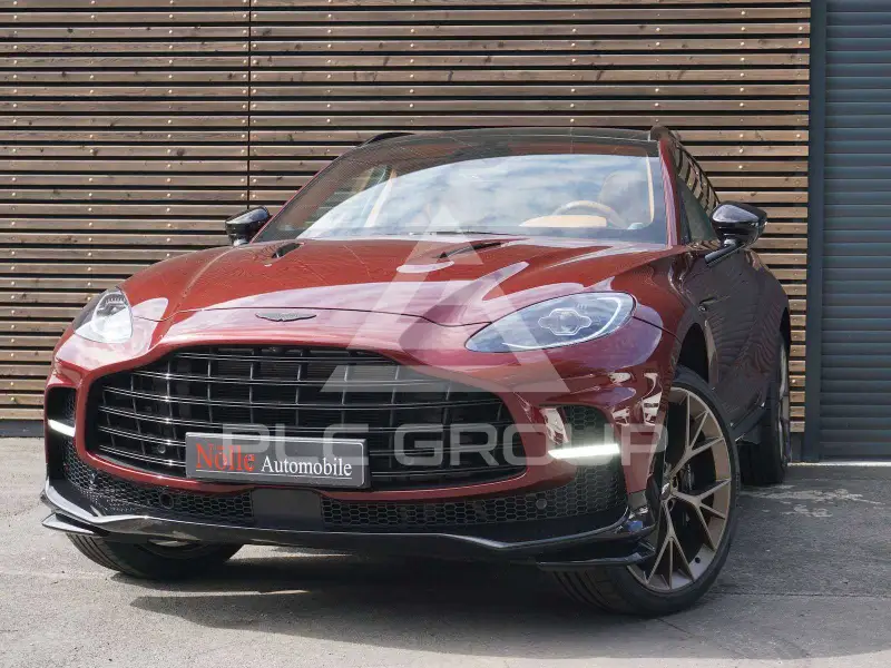 2025 Aston Martin DBX
