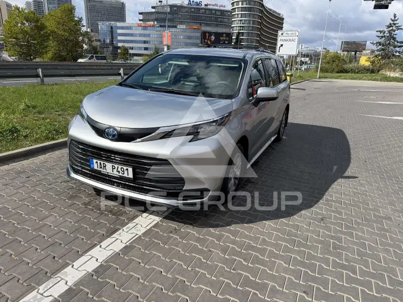 2025 Toyota SIENNA