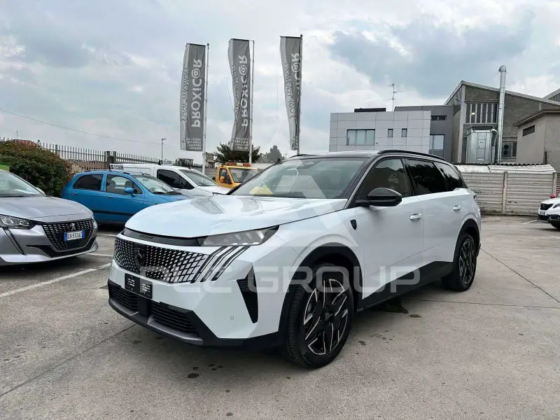 2025 Peugeot 5008