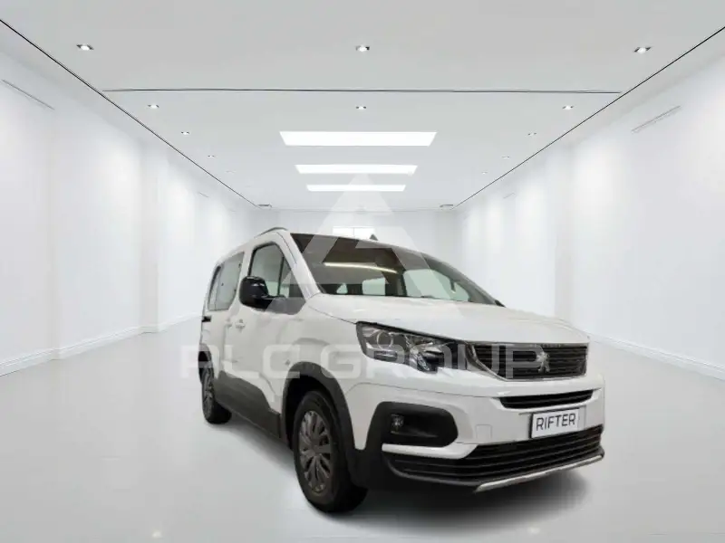 2025 Peugeot e-Rifter