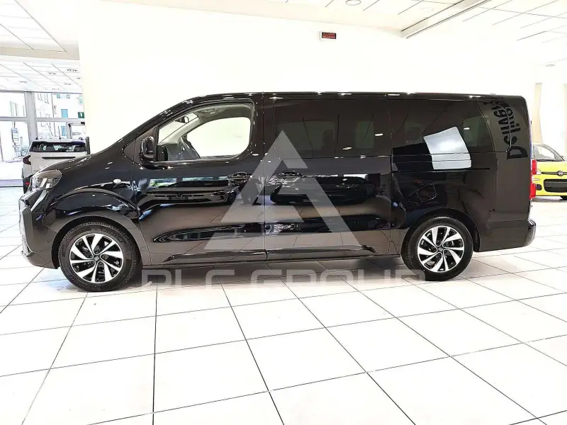 2025 Peugeot Traveller
