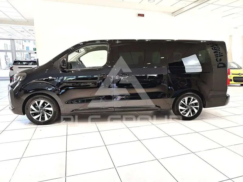 2025 Peugeot Traveller