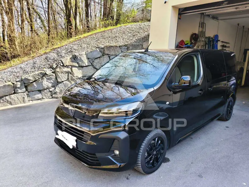2025 Peugeot Traveller