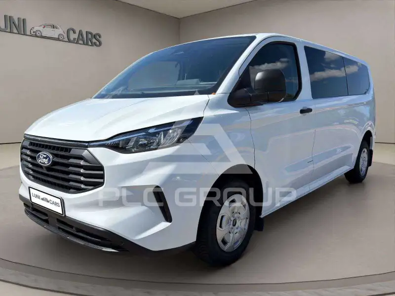 2025 Ford Tourneo