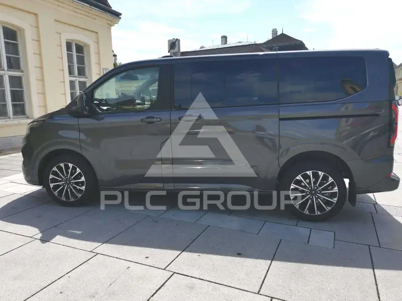 2025 Ford Tourneo