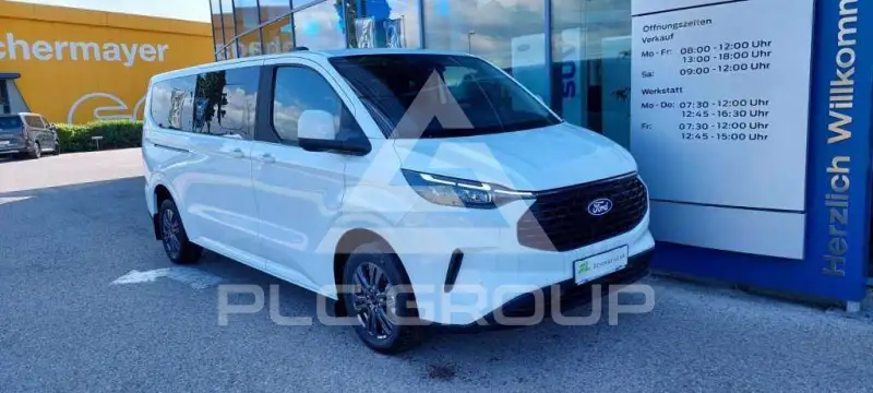 2025 Ford Tourneo