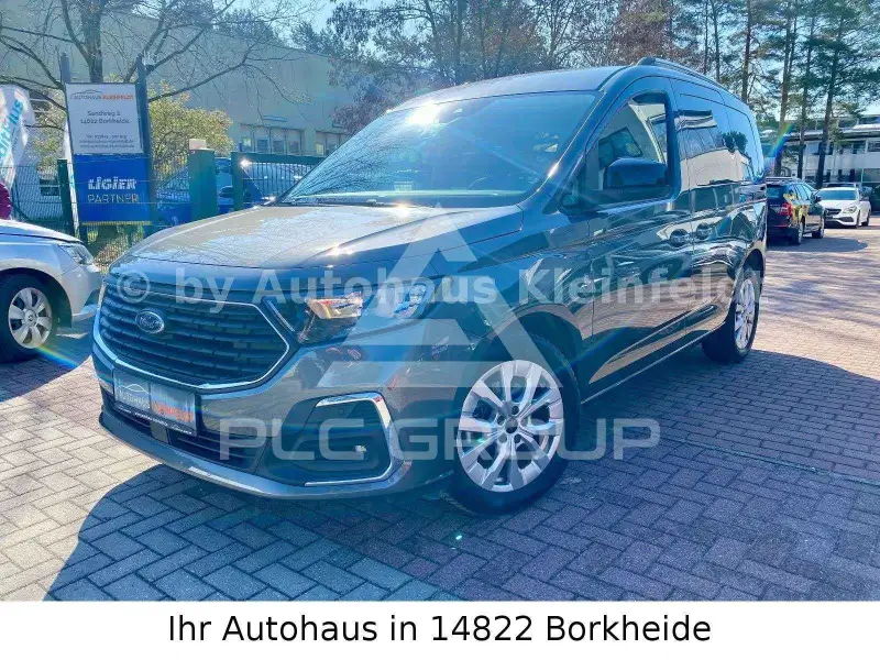 2025 Ford Tourneo