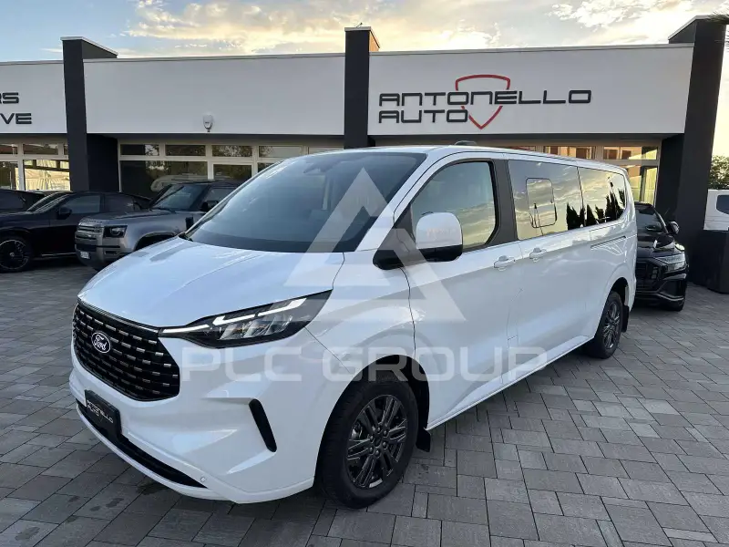 2025 Ford Tourneo