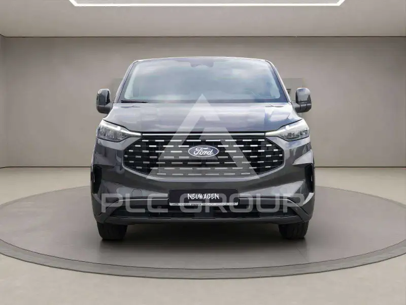 2025 Ford Tourneo