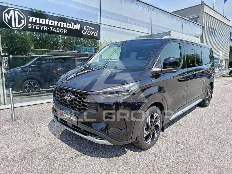 2025 Ford Tourneo