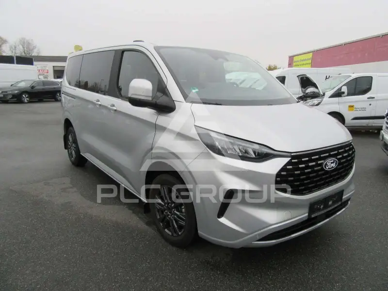 2025 Ford Tourneo