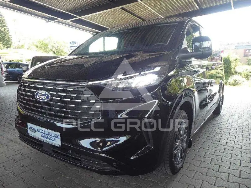 2025 Ford Tourneo