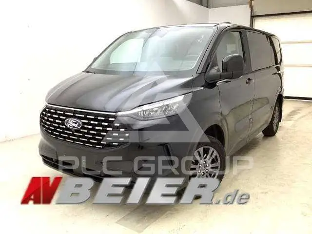 2025 Ford Tourneo