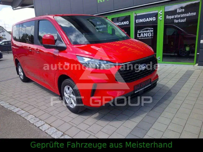 2025 Ford Tourneo