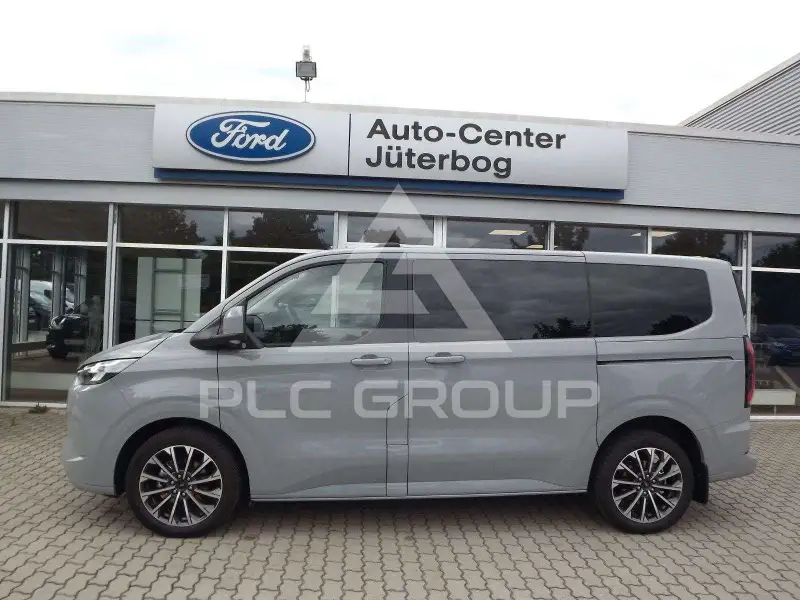 2025 Ford Tourneo