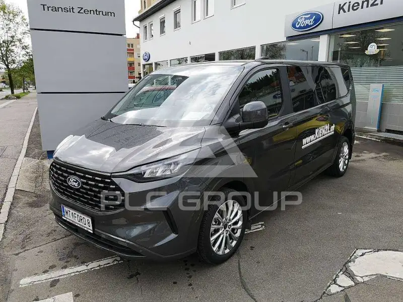 2025 Ford Tourneo