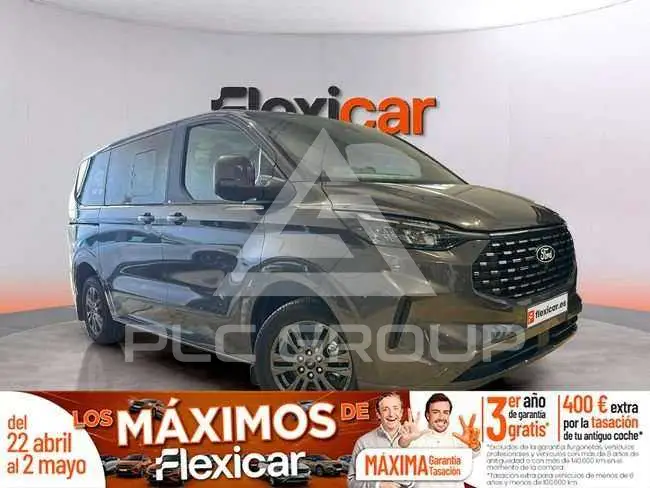 2025 Ford Tourneo