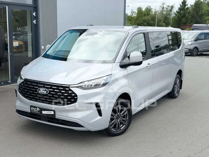 2025 Ford Tourneo