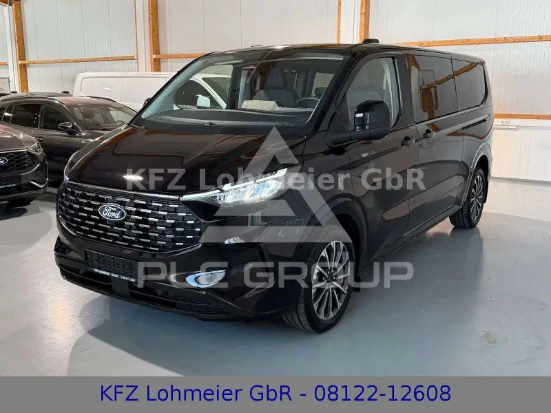 2025 Ford Tourneo