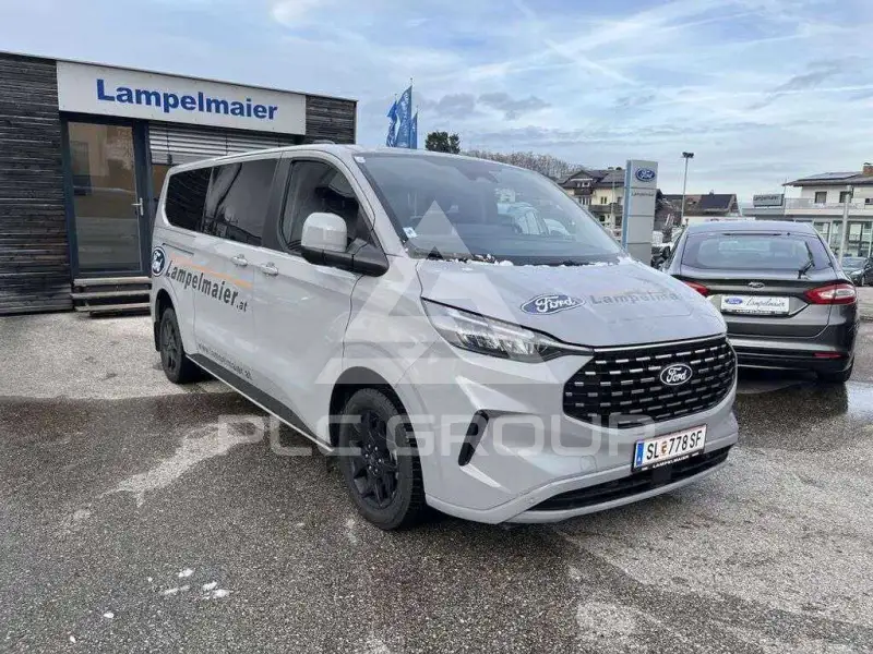 2025 Ford Tourneo