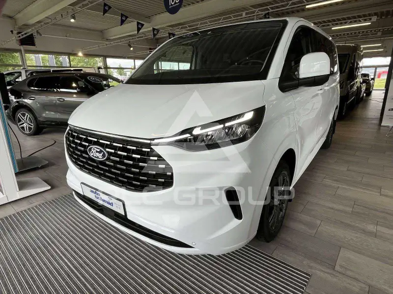 2025 Ford Tourneo