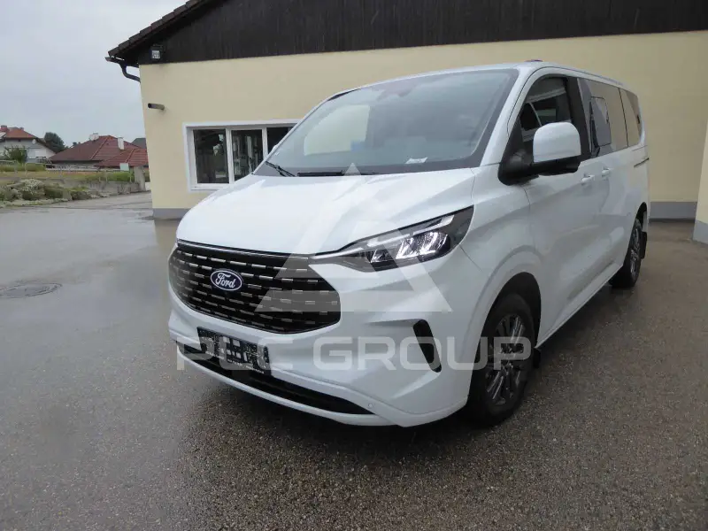 2025 Ford Tourneo