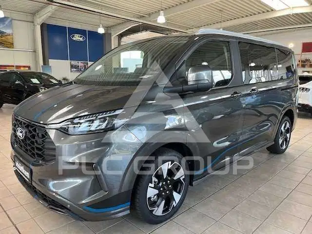 2025 Ford Tourneo