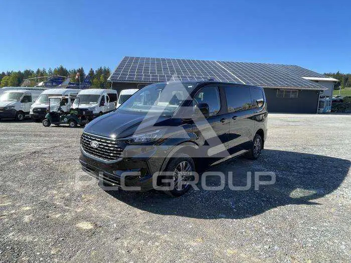 2025 Ford Tourneo