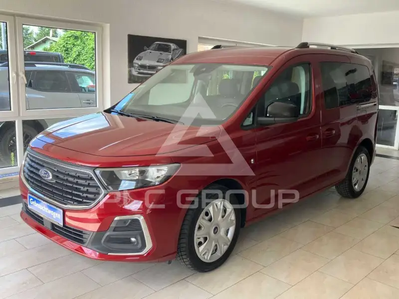 2025 Ford Tourneo