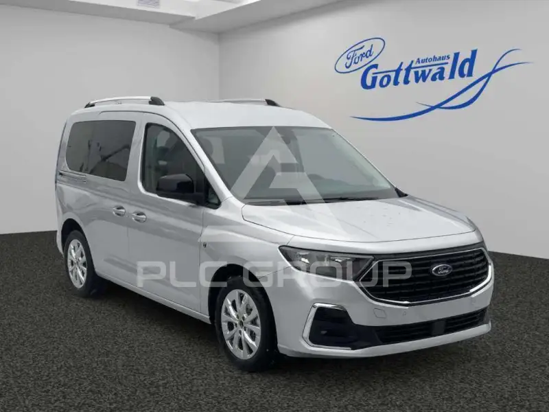 2025 Ford Tourneo