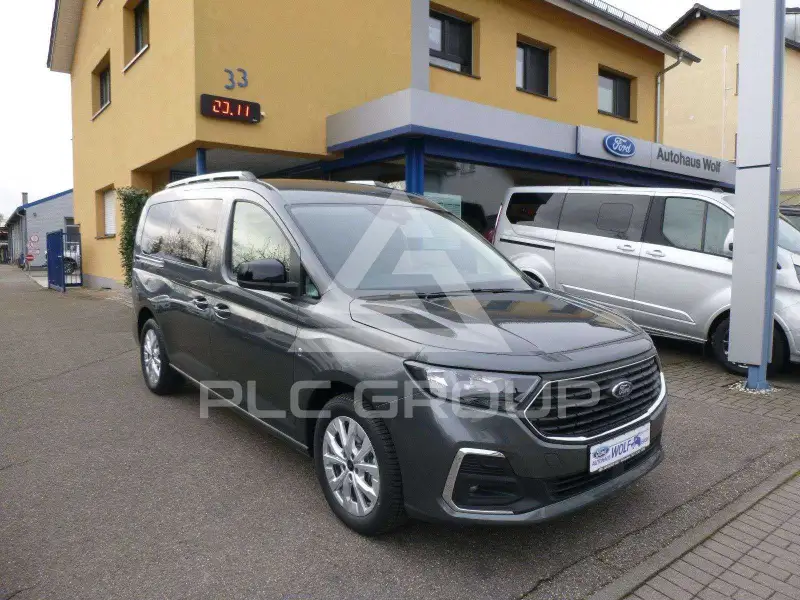 2025 Ford Tourneo