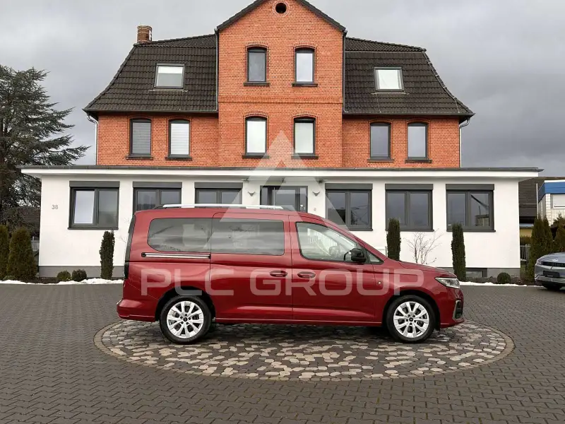 2025 Ford Tourneo