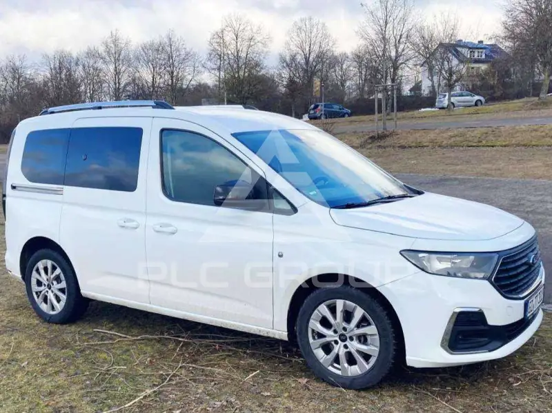 2025 Ford Tourneo