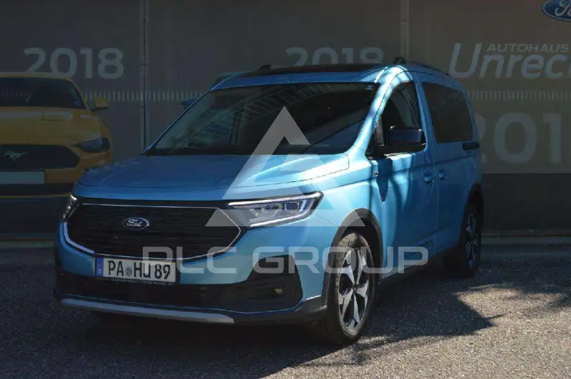 2025 Ford Tourneo