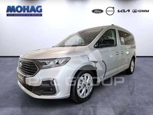 2025 Ford Tourneo