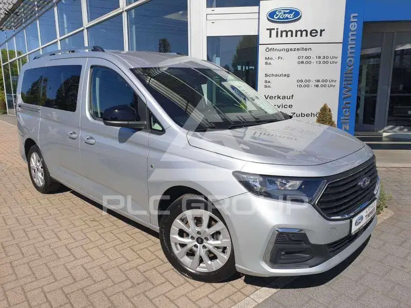2025 Ford Tourneo