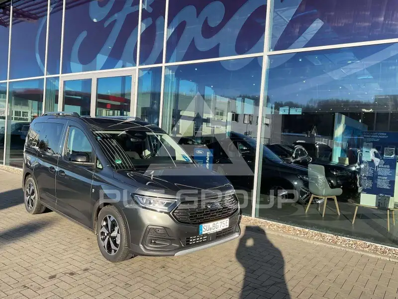 2025 Ford Tourneo