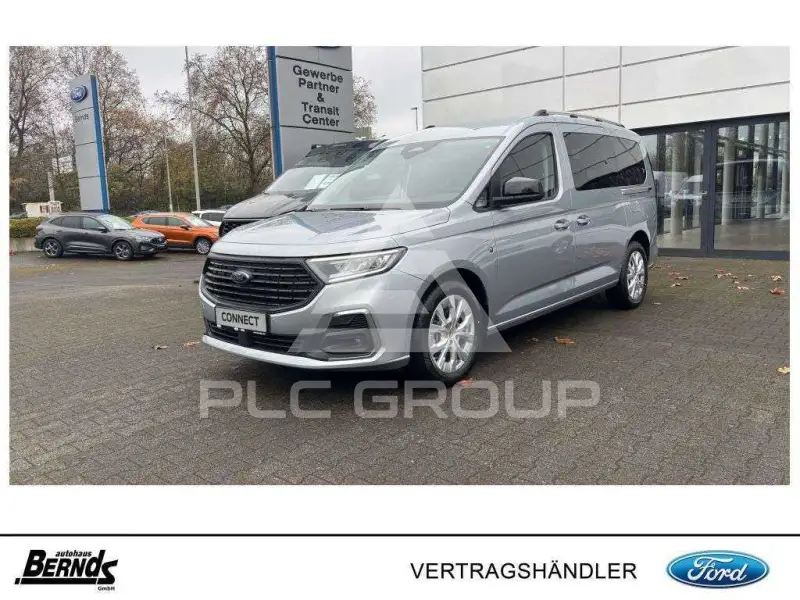 2025 Ford Tourneo