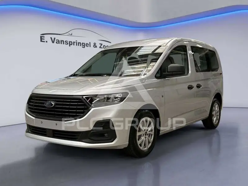 2025 Ford Tourneo