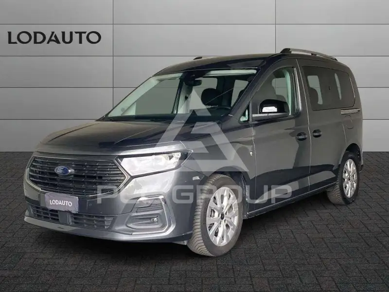 2025 Ford Tourneo