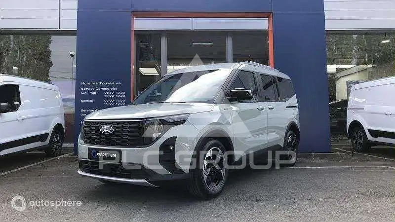 2025 Ford Tourneo