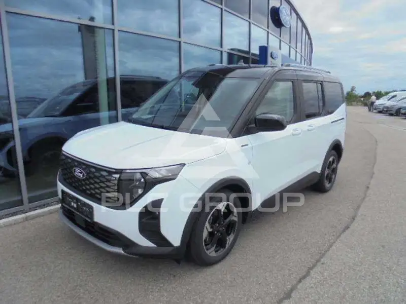 2025 Ford Tourneo