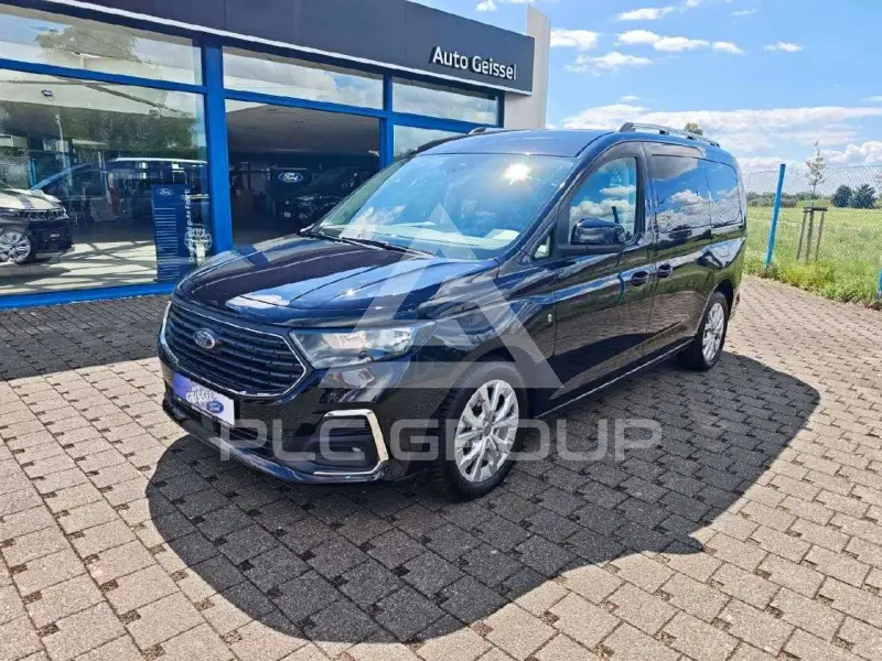 2025 Ford Tourneo