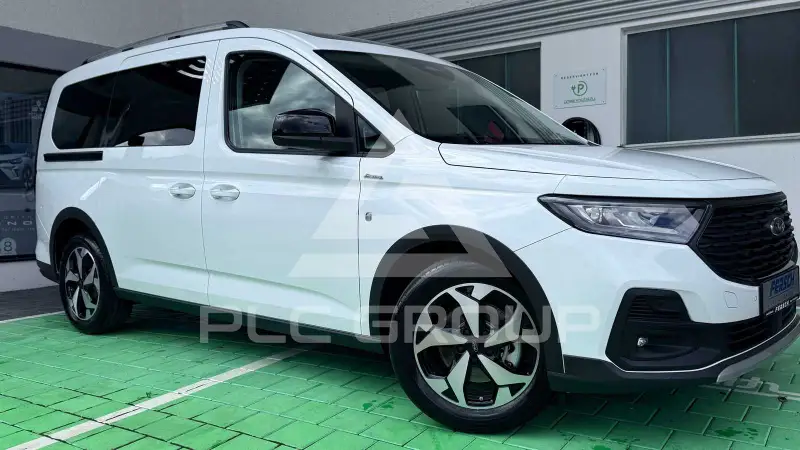 2025 Ford Tourneo