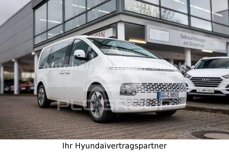 2025 Hyundai Staria